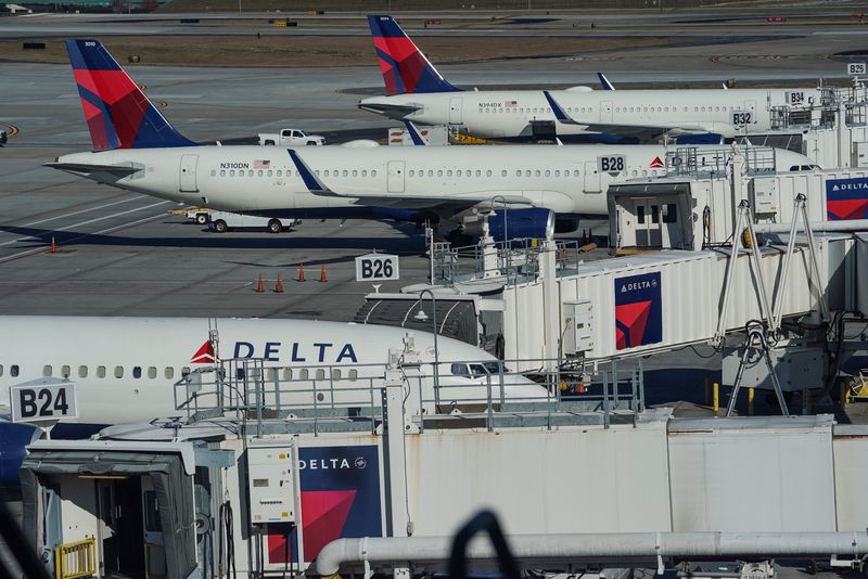 Delta seeks new Seattle flight as airlines jockey over DC slots