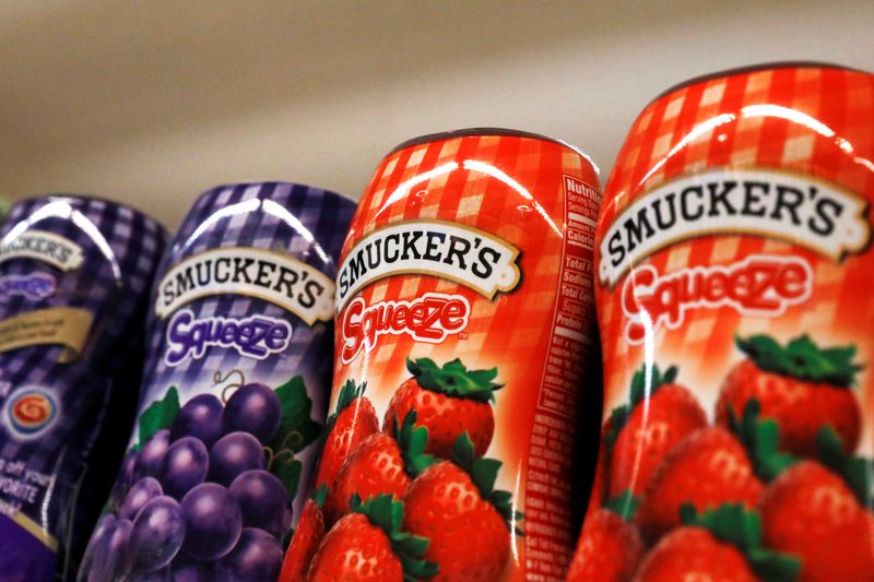 &copy; Reuters. Containers of Smuckers's Jam are displayed in a supermarket in New York City, U.S. February 15, 2017. REUTERS/Brendan McDermid