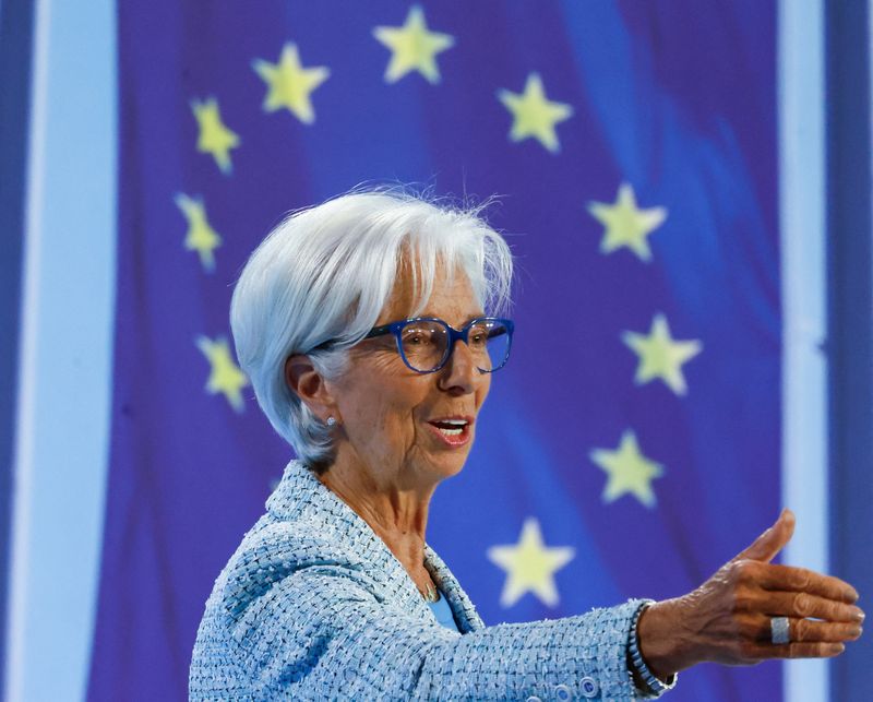 © Reuters. European Central Bank (ECB) President Christine Lagarde gestures as she addresses a news conference following the ECB's monetary policy meeting in Frankfurt, Germany, June 6, 2024. REUTERS/Wolfgang Rattay