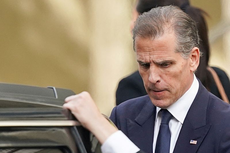 &copy; Reuters. FILE PHOTO: Hunter Biden, son of U.S. President Joe Biden, gets into a vehicle, as he departs federal court, on the second day of his trial on criminal gun charges in Wilmington, Delaware, U.S., June 4, 2024. REUTERS/Kevin Lamarque/File Photo