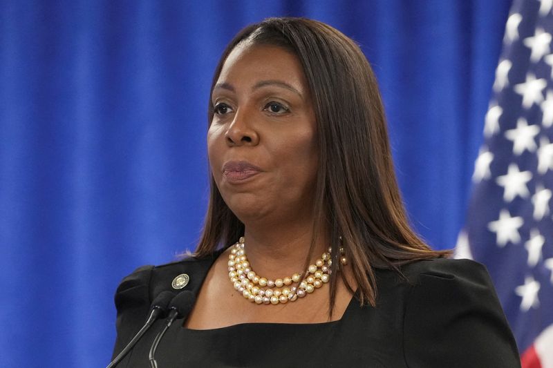 © Reuters. FILE PHOTO: New York Attorney General Letitia James holds a press conference following a ruling against former U.S. President Donald Trump ordering him to pay $354.9 million and barring him from doing business in New York State for three years, in the Manhattan borough of New York City, U.S., February 16, 2024. REUTERS/David Dee Delgado/File Photo