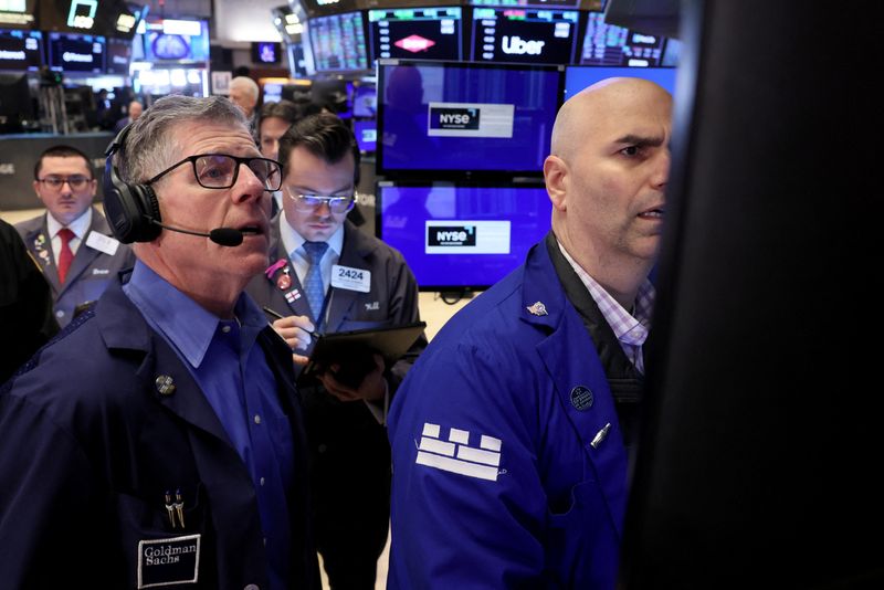 &copy; Reuters. Operadores na Bolsa de Nova Yorkn15/05/2024nREUTERS/Brendan McDermid