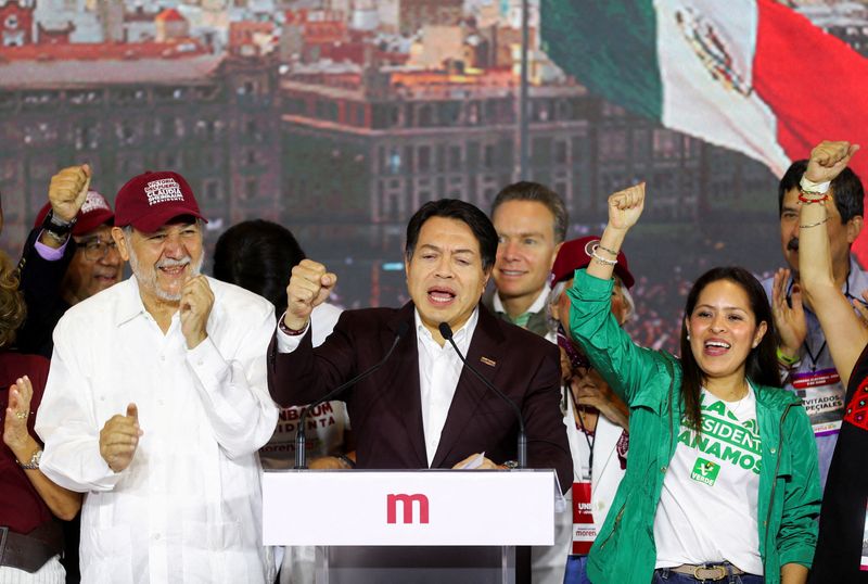 El partido gobernante de México gana la mayoría en la Cámara Baja, pero pierde en el Senado Reuters