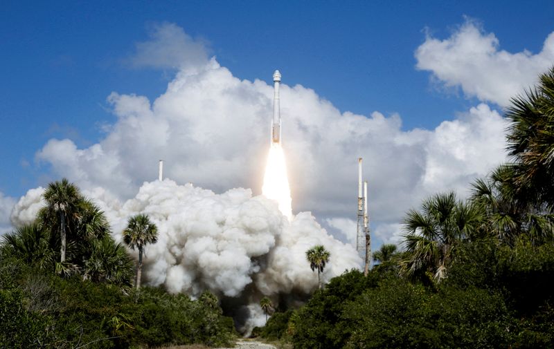 &copy; Reuters. Foguete carregando dois astronautas a bordo da espaçonave Starliner, da Boeing, é lançado em Cabo Canaveral, Flórida, EUAn05/06/2024n REUTERS/Joe Skipper