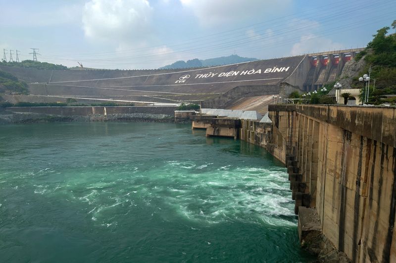 &copy; Reuters. A generic view of Hoa Binh Hydropower Plant, state utility owned by Electricity of Vietnam, in Hoa Binh province, Vietnam, June 4, 2024. REUTERS/Francesco Guarascio