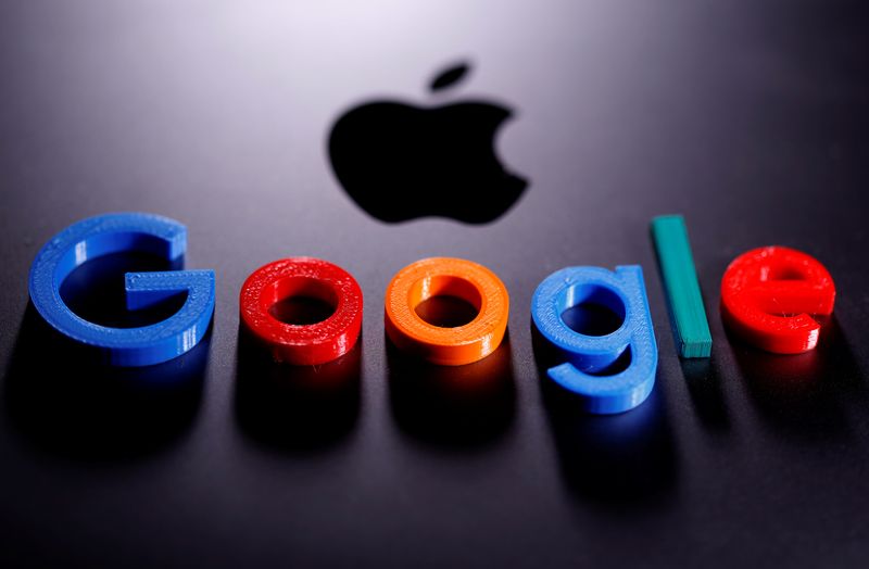 © Reuters. FILE PHOTO: A 3D printed Google logo is placed on the Apple Macbook in this illustration taken April 12, 2020. REUTERS/Dado Ruvic/Illustration/File Photo