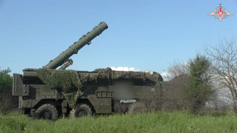 &copy; Reuters. FILE PHOTO: A view shows an Iskander missile launching system capable of carrying a nuclear warhead during the second stage of tactical nuclear drills of the armed forces of Russia and Belarus at an undisclosed location, in this still image from video rel