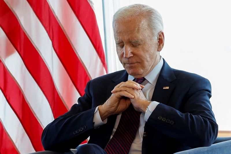 &copy; Reuters. FILE PHOTO: U.S. President Joe Biden meets with Ukrainian President Volodymyr Zelenskiy (not pictured), during the G7 Summit at the Grand Prince Hotel in Hiroshima, Japan, May 21, 2023. REUTERS/Jonathan Ernst/File Photo