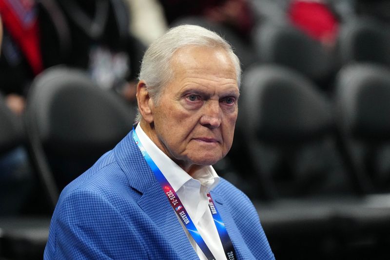 &copy; Reuters. Nov 24, 2023; Los Angeles, California, USA; LA Clippers special consultant Jerry West watches during the game against the New Orleans Pelicans at Crypto.com Arena. Mandatory Credit: Kirby Lee-USA TODAY Sports/ File Photo