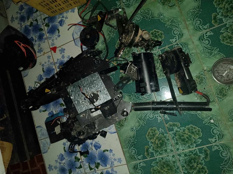 © Reuters.  Debris from what is believed to be a drone, shot down by Myanmar resistance fighters, is pictured in southeast Myanmar, in this handout picture released June 11, 2024. Angry Bird Drone Rangers/Handout via REUTERS 