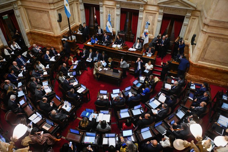 &copy; Reuters. FILE PHOTO: Lawmakers meet to debate Argentina's President Javier Milei's economic reform bill, known as the "omnibus bill", at the National Congress in Buenos Aires, Argentina June 12 2024. REUTERS/Mariana Nedelcu/File Photo