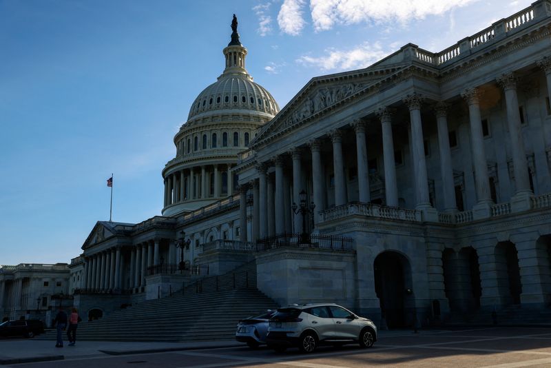 © Reuters. The U.S. Capitol building is pictured as the U.S. Senate begins consideration of a $95 billion Ukraine-Israel aid package, on Capitol Hill in Washington, U.S., April 23, 2024. REUTERS/Julia Nikhinson/ File Photo