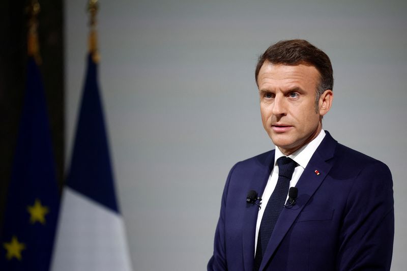 © Reuters. FILE PHOTO: French President Emmanuel Macron speaks during a press conference about the priorities of his Renaissance party and its allies ahead of the early legislative elections in Paris, France, June 12, 2024. REUTERS/Stephane Mahe/File Photo