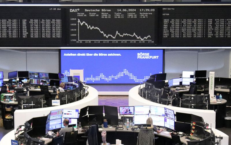 &copy; Reuters. Il grafico del DAX, l'indice dei prezzi delle azioni tedesche, è raffigurato alla borsa valori di Francoforte, Germania, 14 giugno 2024.     REUTERS/Staff