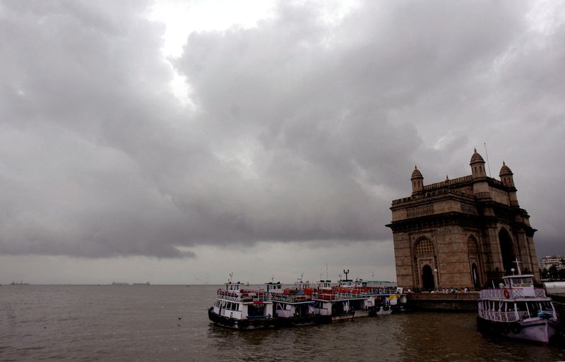 &copy; Reuters. Nuvens de chuva de monção em Mumbai