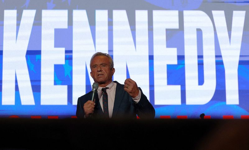 &copy; Reuters. FILE PHOTO: Independent presidential candidate Robert F. Kennedy Jr. addresses the Libertarian Party's national convention in Washington, U.S., May 24, 2024.  REUTERS/Brian Snyder/File Photo
