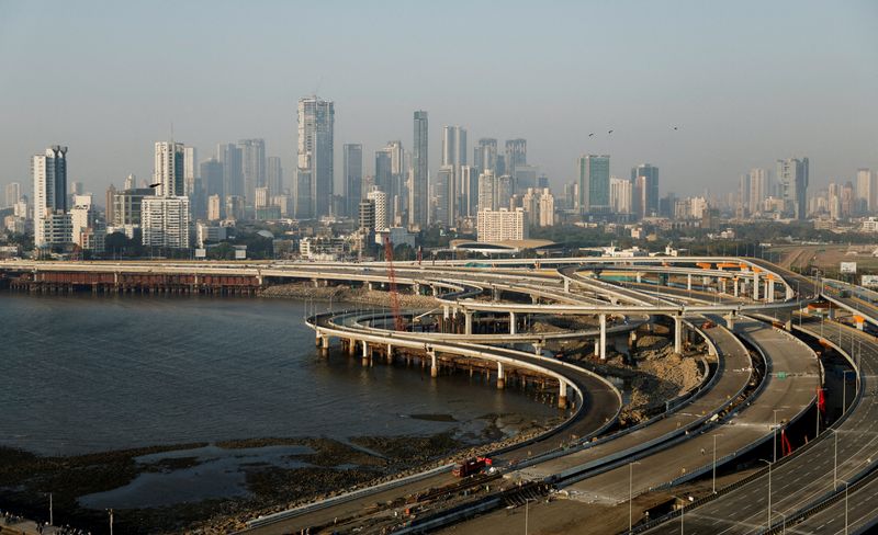 © Reuters. FILE PHOTO: A general view of the upcoming coastal road in Mumbai, India, March 7, 2024. REUTERS/Francis Mascarenhas/File Photo