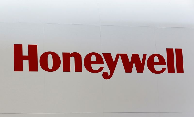 &copy; Reuters. FILE PHOTO: A Honeywell logo is pictured on the company booth during the European Business Aviation Convention & Exhibition (EBACE) at Cointrin airport in Geneva, Switzerland, May 24, 2016.  REUTERS/Denis Balibouse/File Photo
