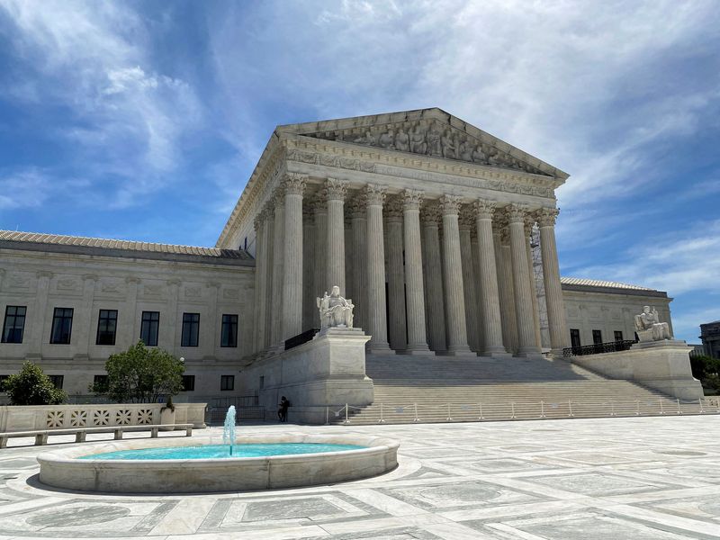 &copy; Reuters. FILE PHOTO: A general view of the U.S. Supreme Court building in Washington, U.S., June 1, 2024. REUTERS/Will Dunham/File Photo