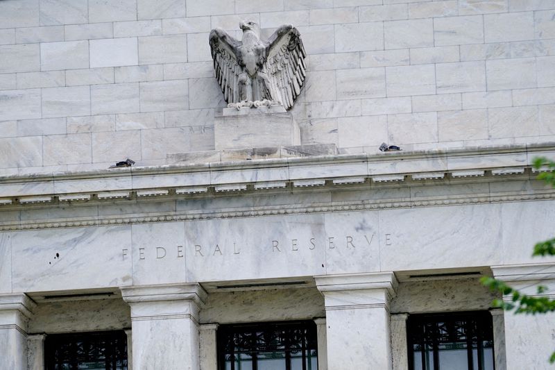 © Reuters. FILE PHOTO: Federal Reserve Board Building is seen in Washington, D.C., U.S., June 14, 2022. REUTERS/Sarah Silbiger/File Photo