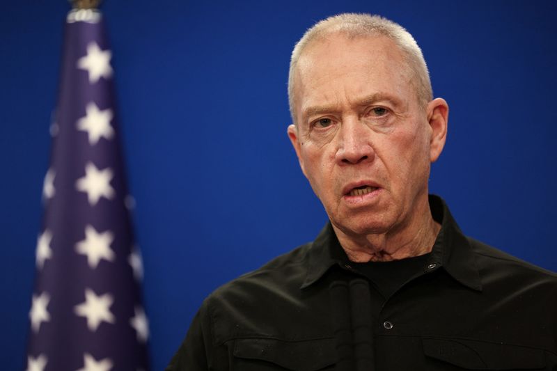 &copy; Reuters. Israeli Defense Minister Yoav Gallant speaks during a joint press conference with U.S. Secretary of Defense Lloyd Austin at Israel's Ministry of Defense in Tel Aviv, Israel December 18, 2023. REUTERS/Violeta Santos Moura/File Photo