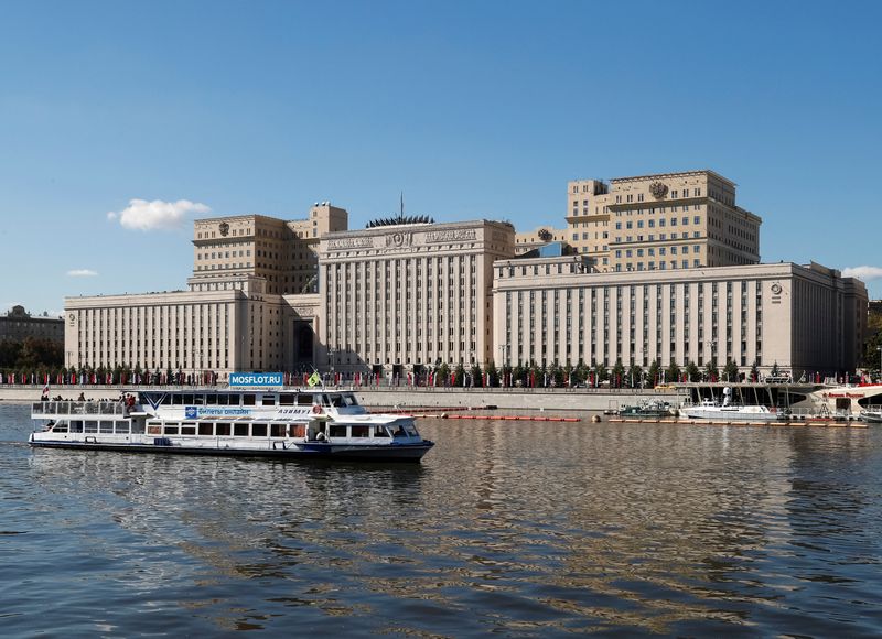 © Reuters. FILE PHOTO: A view shows the headquarters of Russia's Ministry of Defence in Moscow, Russia September 10, 2022.  REUTERS/Shamil Zhumatov/File Photo