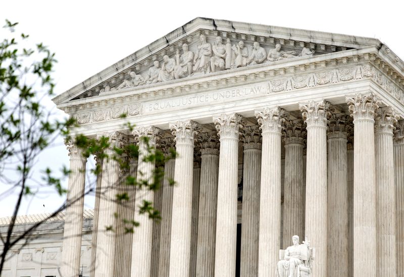 © Reuters. FILE PHOTO: The U.S. Supreme Court building is seen in Washington, U.S., May 20, 2024. REUTERS/Evelyn Hockstein/File Photo