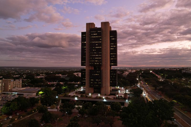 &copy; Reuters. FILE PHOTO: A drone view shows the Central Bank headquarters building during sunset in Brasilia, Brazil, June 11, 2024.  REUTERS/Adriano Machado/File Photo
