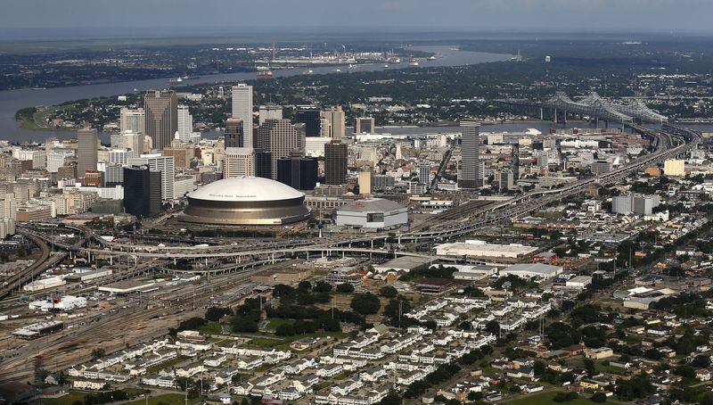 © Reuters. An aerial view shows the skyline of New Orleans, Louisiana, U.S. on August 17, 2017. REUTERS/Jonathan Bachman/File Photo