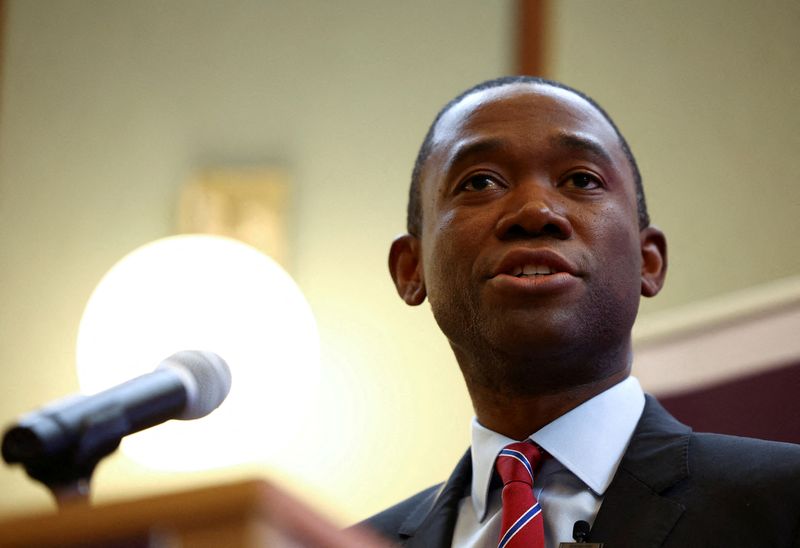 &copy; Reuters. FILE PHOTO: U.S. Deputy Treasury Secretary Wally Adeyemo speaks at the Royal United Services Institute in London, Britain, October 27, 2023. REUTERS/Hannah McKay/File Photo