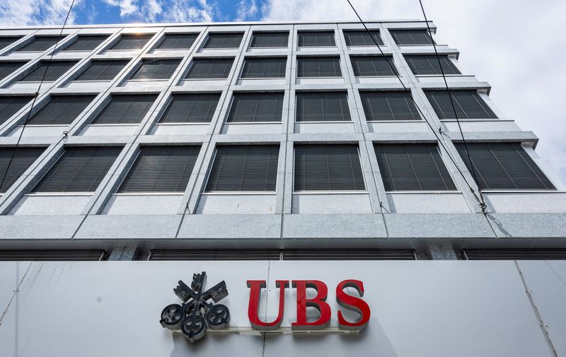 &copy; Reuters. FILE PHOTO: A UBS logo is pictured on the branch of the Swiss bank in Lucerne, Switzerland, June 14, 2024.  REUTERS/Denis Balibouse/File Photo