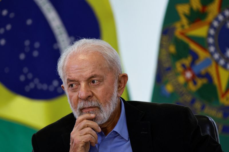 © Reuters.  FILE PHOTO: Brazilian President Luiz Inacio Lula da Silva reacts during a meeting with members of the automotive sector at the Planalto Palace in Brasilia, Brazil, March 14, 2024. REUTERS/Osley Marcelino/File Photo