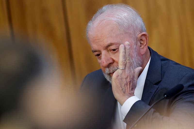 &copy; Reuters. FILE PHOTO: Brazil’s President Luiz Inacio Lula da Silva gestures during a signing ceremony to allocate resources from the Amazon Fund at the Planalto Palace in Brasilia, Brazil June 17, 2024.REUTERS/Adriano Machado/File Photo