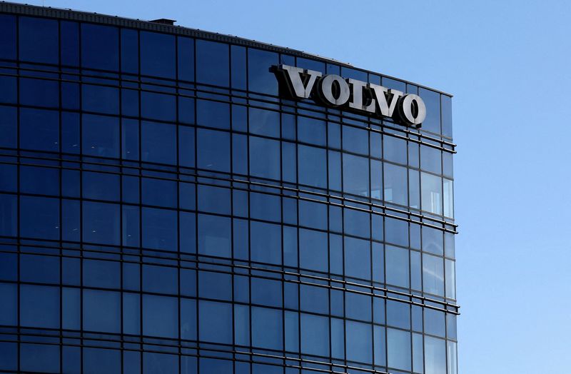 &copy; Reuters. FILE PHOTO: A Volvo logo is pictured in Brussels, Belgium March 4, 2024. REUTERS/Yves Herman/File Photo