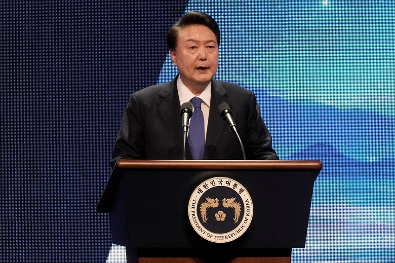 © Reuters. South Korean President Yoon Suk Yeol speaks during a ceremony to mark the 74th anniversary of the outbreak of the Korean War in Daegu, South Korea, Tuesday, June 25, 2024.  Ahn Young-joon/Pool via REUTERS/File Photo