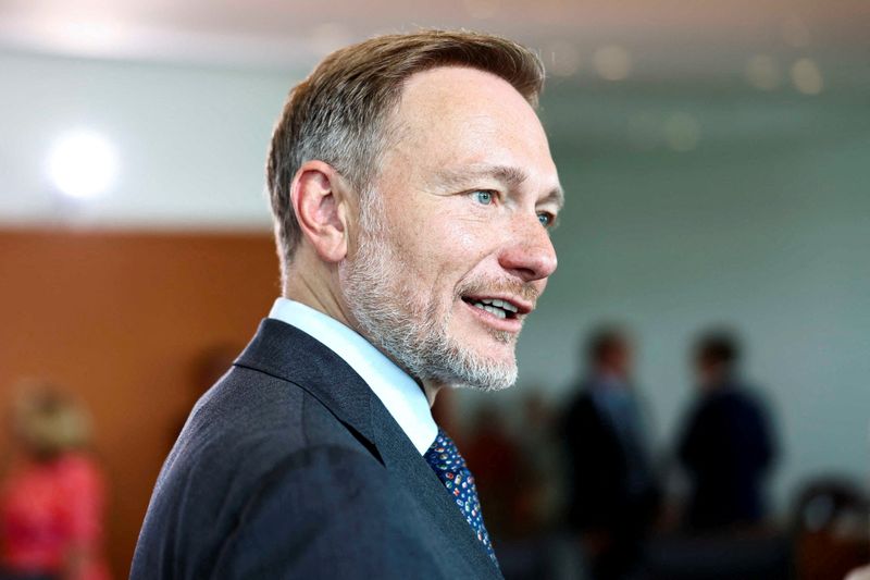 &copy; Reuters. FILE PHOTO: German Finance Minister Christian Lindner attends a cabinet meeting at the Chancellery in Berlin, Germany June 26, 2024. REUTERS/Liesa Johannsen/File Photo