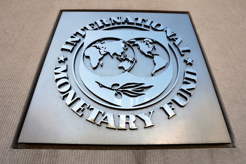 © Reuters. FILE PHOTO: International Monetary Fund logo is seen outside the headquarters building during the IMF/World Bank spring meeting in Washington, U.S., April 20, 2018. REUTERS/Yuri Gripas/File Photo