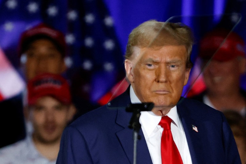 &copy; Reuters. FILE PHOTO: Former U.S. President and Republican presidential candidate Donald Trump attends a rally and celebration of his birthday at the Palm Beach County Convention Center, in West Palm Beach, Florida, U.S., June 14, 2024. REUTERS/Evelyn Hockstein/Fil