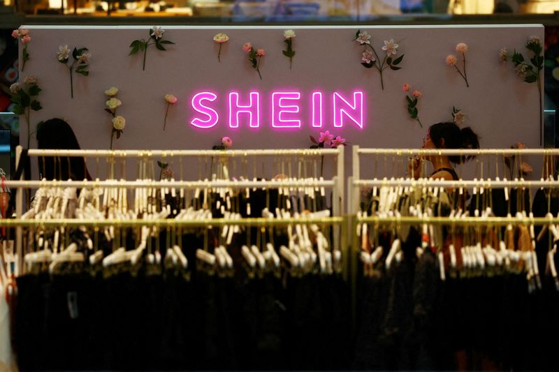 © Reuters. FILE PHOTO: A view of a Shein pop-up store at a mall in Singapore April 4, 2024. REUTERS/Edgar Su/File Photo