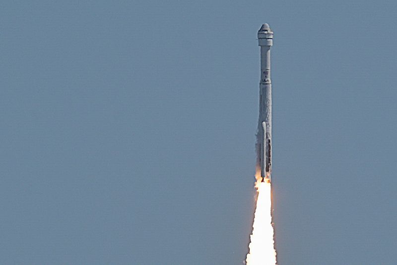 &copy; Reuters. FILE PHOTO: A United Launch Alliance Atlas V rocket carrying two astronauts aboard Boeing's Starliner-1 Crew Flight Test (CFT), is launched on a mission to the International Space Station, in Cape Canaveral, Florida, U.S., June 5, 2024. REUTERS/Steve Nesi