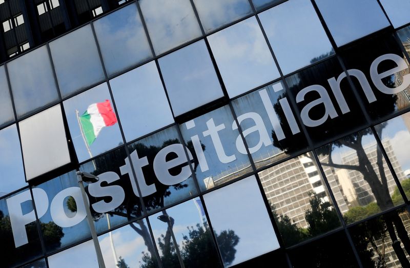 &copy; Reuters. La sede centrale di Poste Italiane a Roma, Italia, 30 maggio 2016. REUTERS/Alessandro Bianchi/File Photon
