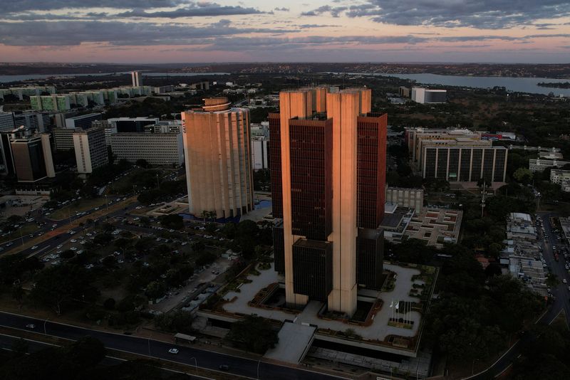&copy; Reuters. FILE PHOTO: A drone view shows the Central Bank headquarters building during sunset in Brasilia, Brazil, June 11, 2024.  REUTERS/Adriano Machado/File Photo