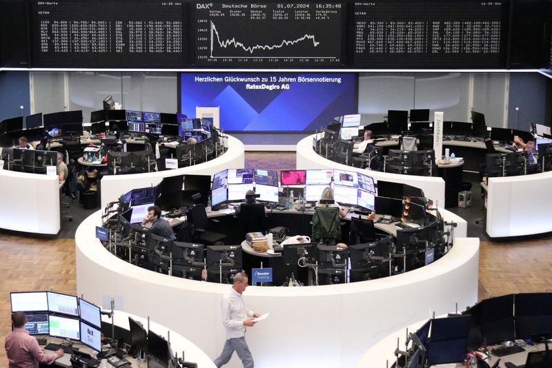 &copy; Reuters. FILE PHOTO: The German share price index DAX graph is pictured at the stock exchange in Frankfurt, Germany, July 1, 2024.     REUTERS/Staff/File Photo