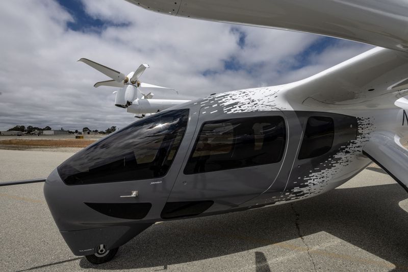 &copy; Reuters. FILE PHOTO: Midnight, an all-electric aircraft from company Archer Aviation, is seen at the Salinas Municipal Airport in Salinas, California, U.S. August 2, 2023.  REUTERS/Carlos Barria/File Photo