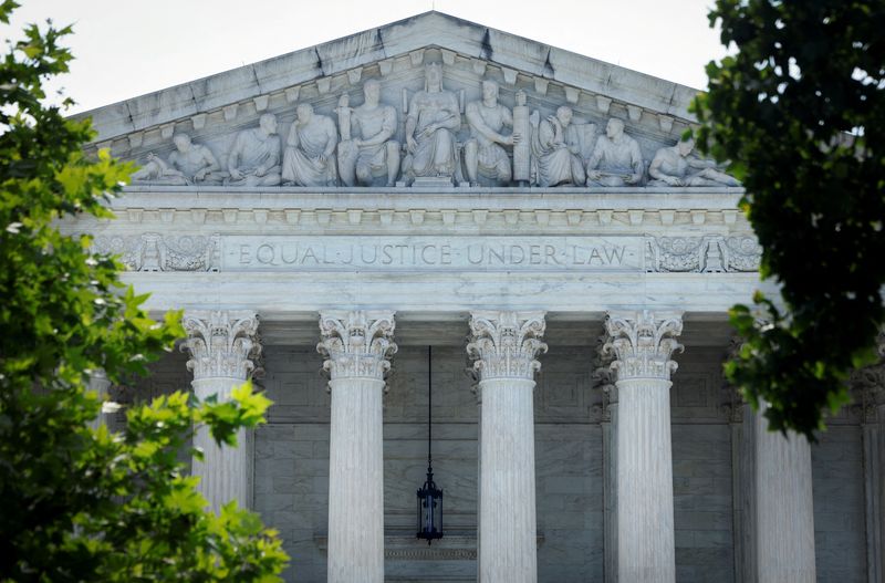 &copy; Reuters. FILE PHOTO: A view of the U.S. Supreme Court building in Washington, U.S., June 17, 2024. REUTERS/Evelyn Hockstein/File Photo