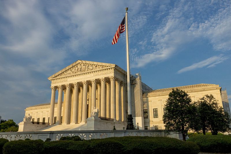 &copy; Reuters. FILE PHOTO: A view of the U.S. Supreme Court in Washington, U.S. June 29, 2024. REUTERS/Kevin Mohatt/File Photo