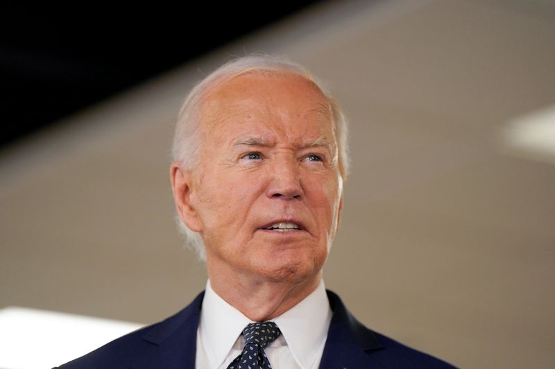 © Reuters. FILE PHOTO: U.S. President Joe Biden delivers remarks on extreme weather at the D.C. Emergency Operations Center in Washington, U.S., July 2, 2024. REUTERS/Elizabeth Frantz/File Photo