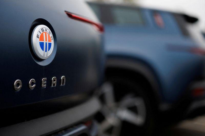 © Reuters. FILE PHOTO: The Fisker logo is shown on the back of a Fisker Ocean electric SUV vehicle at one of the company’s sales, service ands delivery centers in Vista, California, U.S., May 22, 2024. REUTERS/Mike Blake/File Photo