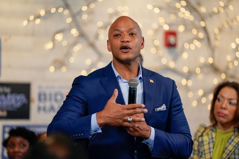 © Reuters. FILE PHOTO: Governor Wes Moore (MD) speaks during a U.S. President Joe Biden campaign stop at South Restaurant & Jazz Club in Philadelphia, Pennsylvania, U.S., May 29, 2024. REUTERS/Elizabeth Frantz/File Photo