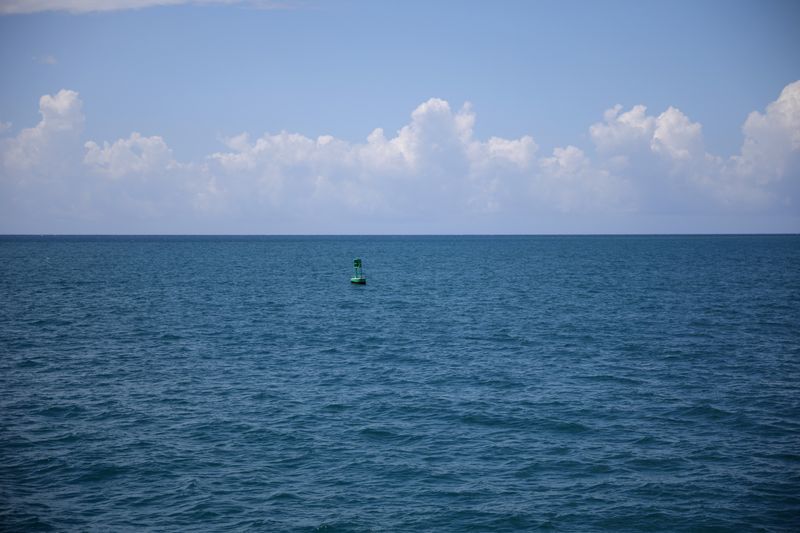 © Reuters. FILE PHOTO: A buoy is seen near the U.S. Naval Base in Guantanamo Bay, Cuba, June 2, 2017. REUTERS/Carlos Barria/File Photo